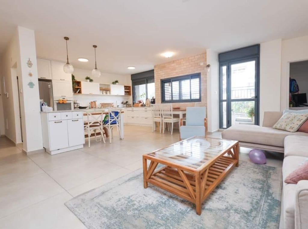 ארבל 12, כפר סבא